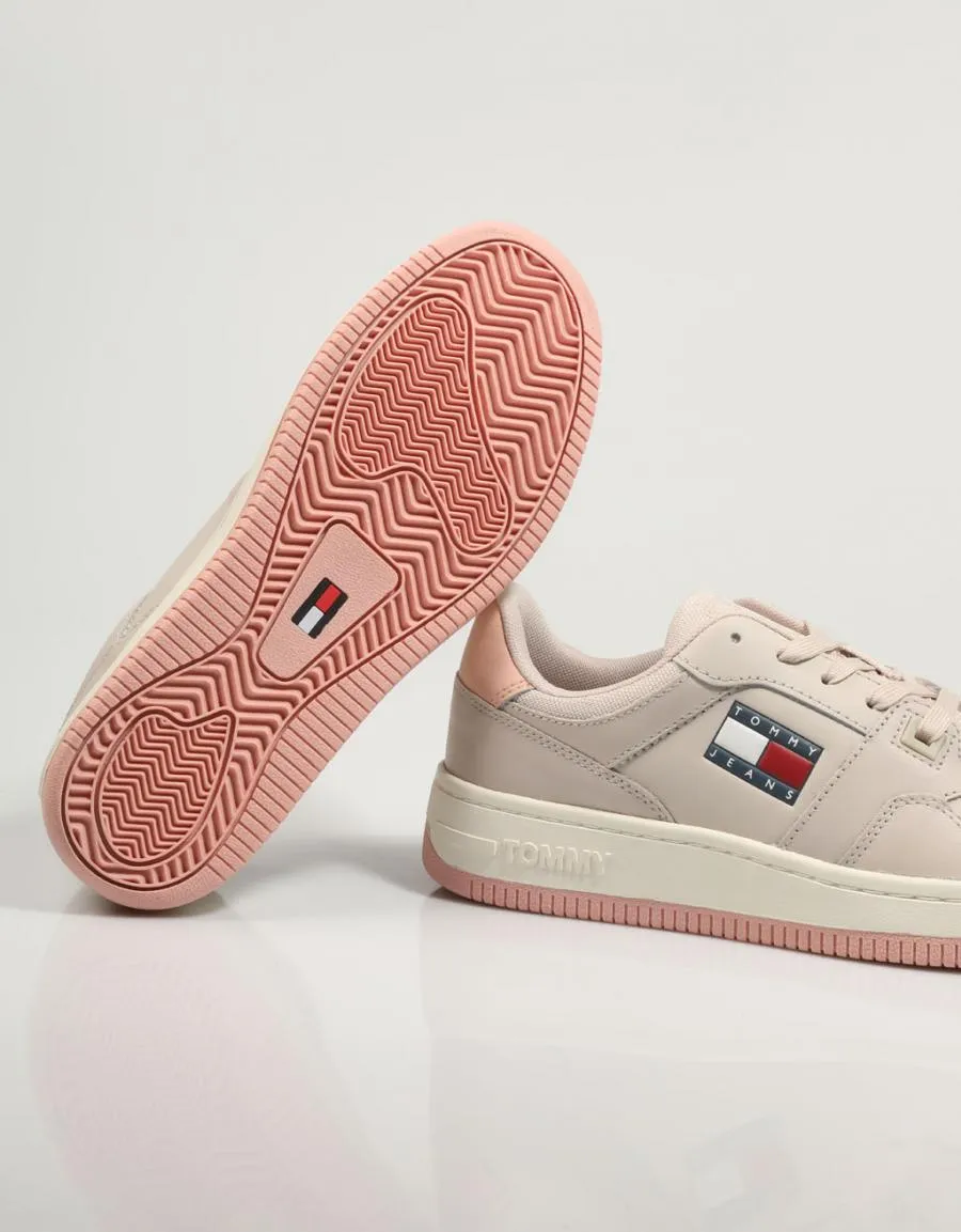  zapatillas TOMMY HILFIGER Tommy Jeans Retro Basket Wmn en Beige 79946