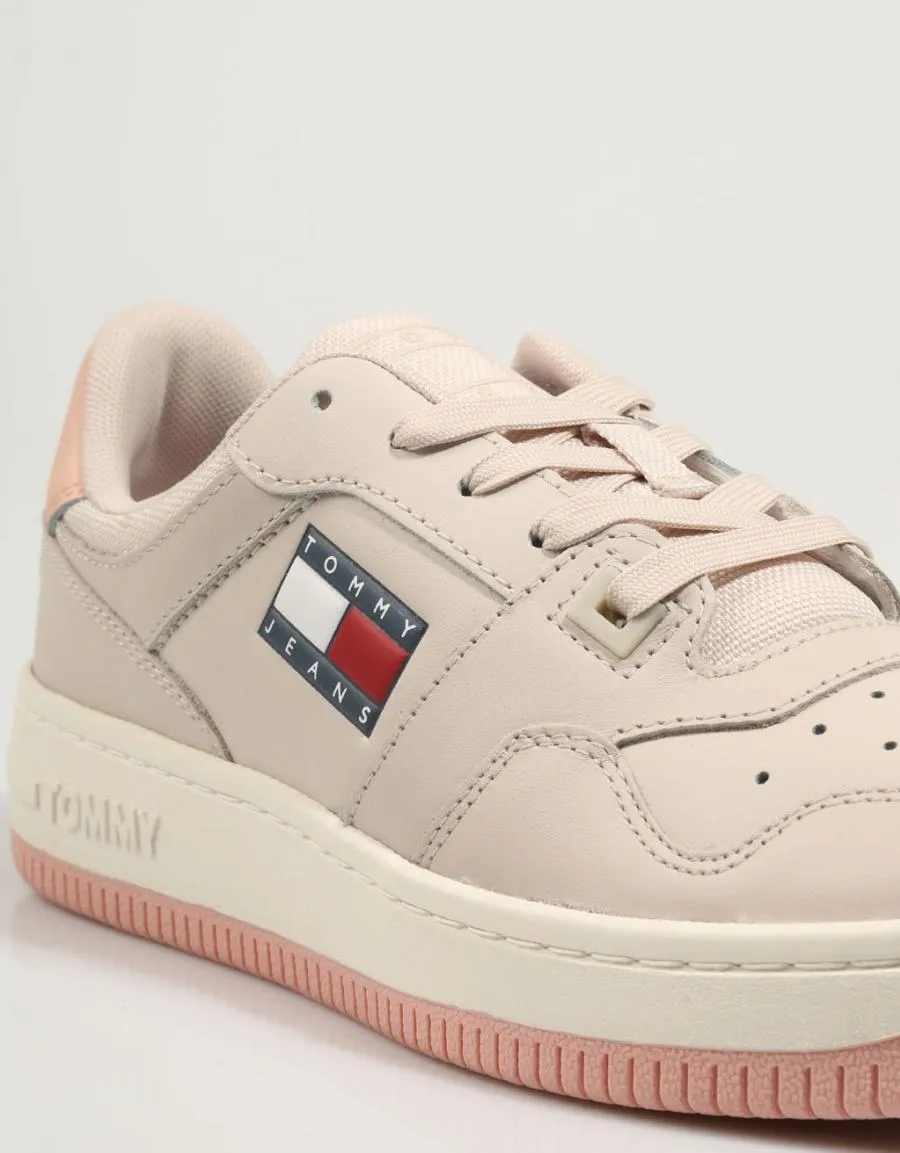  zapatillas TOMMY HILFIGER Tommy Jeans Retro Basket Wmn en Beige 79946