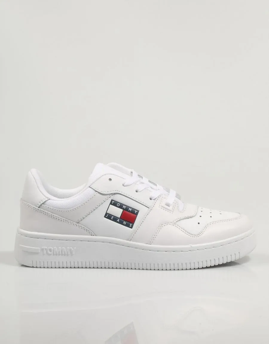  zapatillas TOMMY HILFIGER Tommy Jeans Retro Basket Wmn en Blanco 79947